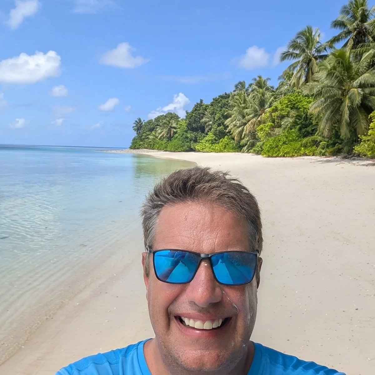 Menschen am Strand von Joachim von Loeben