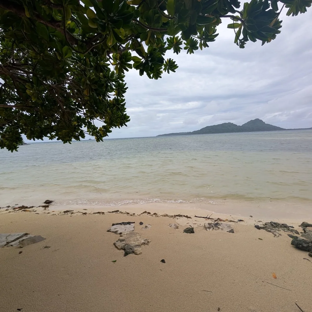 Menschen am Strand von Joachim von Loeben