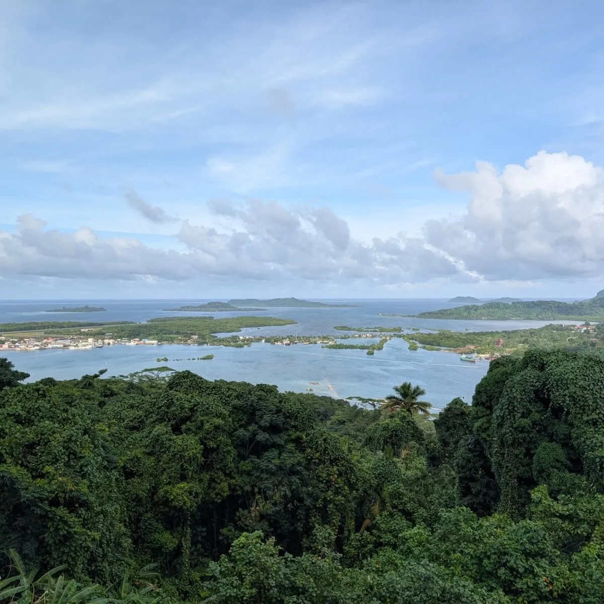 Menschen am Strand von Joachim von Loeben